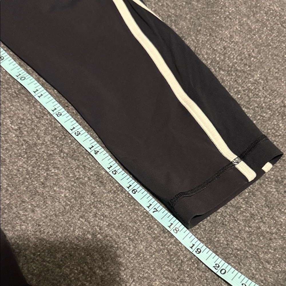 Lululemon Wunder Under Roll Down Crop Black Polka Dot Waistband White Stripe {4} - Picture 9 of 11